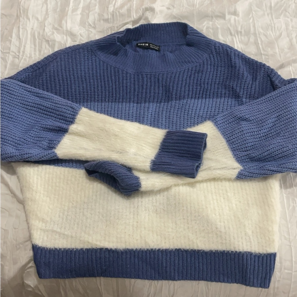 blue and white fuzzy cropped sweater